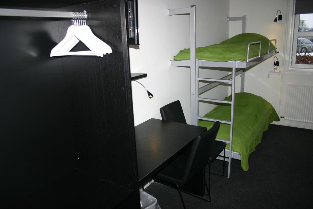 Hostel Stoberiet Svendborg Zimmer foto A room at the hotel