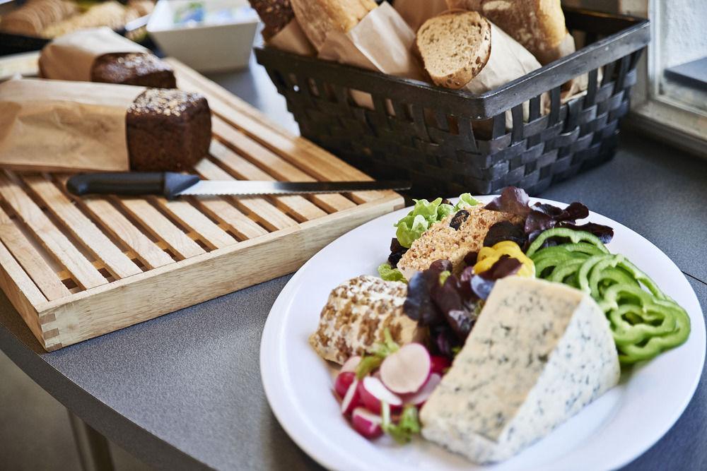 Hostel Stoberiet Svendborg Exterior foto A cheese platter